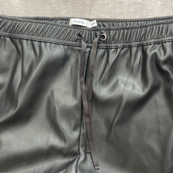 BNWT Faux-leather jogger style pant size xxl long - Picture 4 of 9